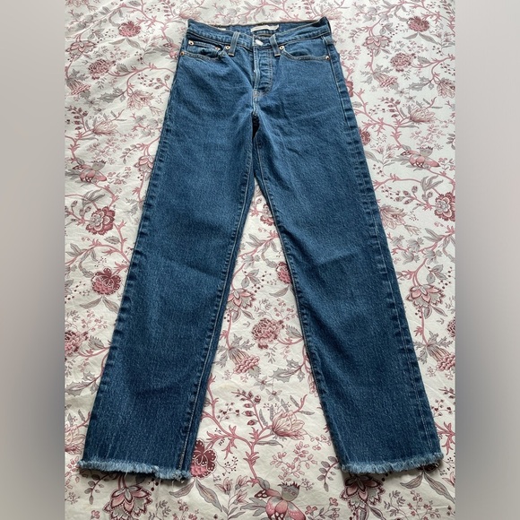 Levi’s Premium Wedgie Straight Below The Belt Raw Hem Button Fly Ankle Jeans 24 - Picture 6 of 16